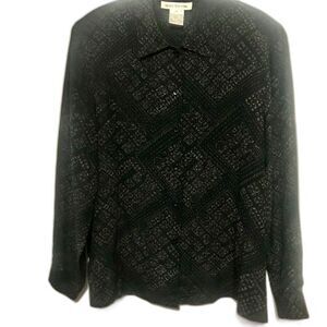 Jones New York black top  tribe  print 100% Silk button down shirt size 10